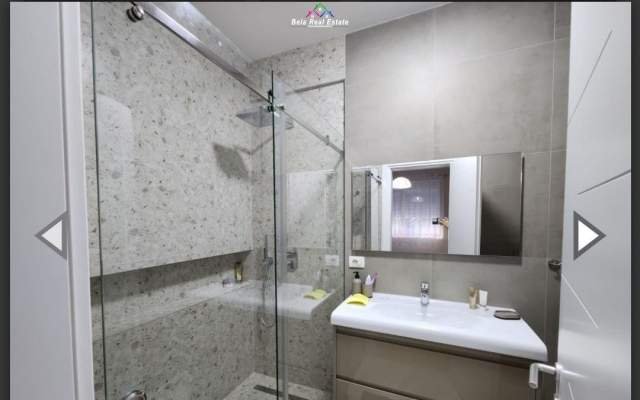 Tirane, jepet me qera apartament 2+1 Kati 2, 220 m²800 Euro (liqeni i thate)