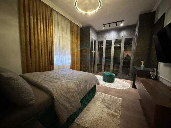 Tirane, jepet me qera apartament 2+1 Kati 3, 90 m² 1.000 Euro (Rruga e Kavajes)