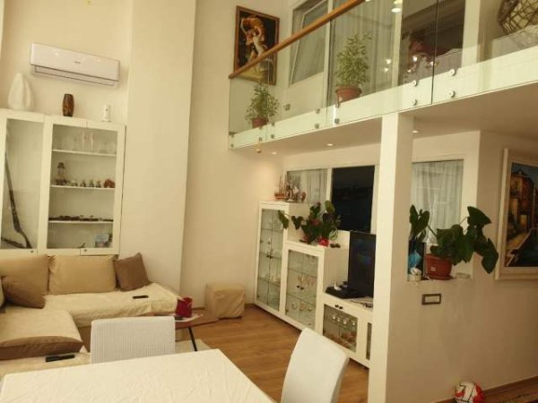 Tirane, jepet me qera apartament duplex 3+1 Kati 2, 100 m² 450 Euro (Rruga Luan Zelka)