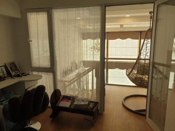 Tirane, jepet me qera apartament duplex 3+1 Kati 2, 100 m² 450 Euro (Rruga Luan Zelka)