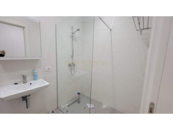 Tirane, jepet me qera apartament 2+1+BLK Kati 4, 118 m² 1.200 Euro (rruga elbasanit)