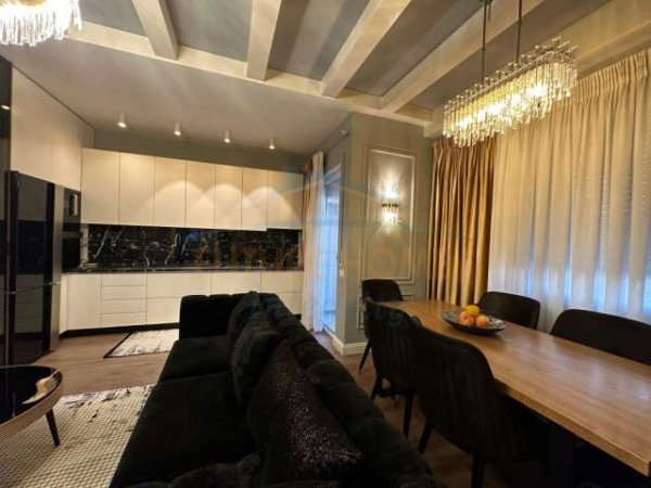 Tirane, jepet me qera apartament 2+1 Kati 3, 90 m² 1.000 Euro (Rruga e Kavajes)