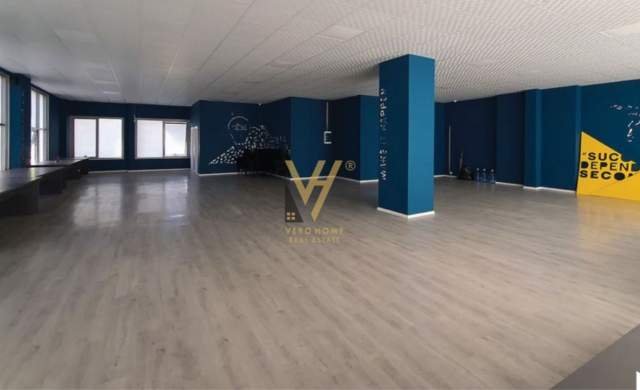 Tirane, shes ambjent biznesi Kati 1, 240 m² 648.000 Euro (BRRYLI)