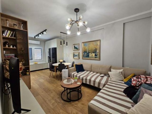 Tirane, jepet me qera apartament 2+1+BLK 71 m² 600 Euro (don bosko)