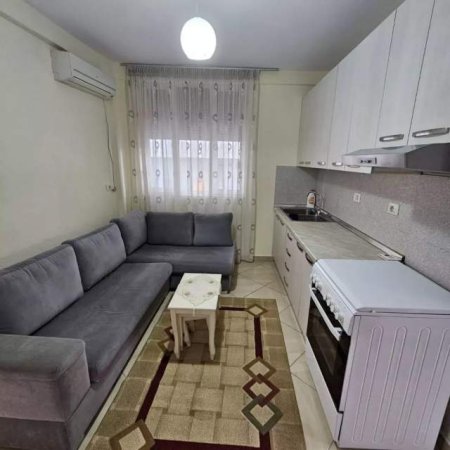 Tirane, jepet me qera apartament 55 m² 450 Euro (21 Dhjetori)