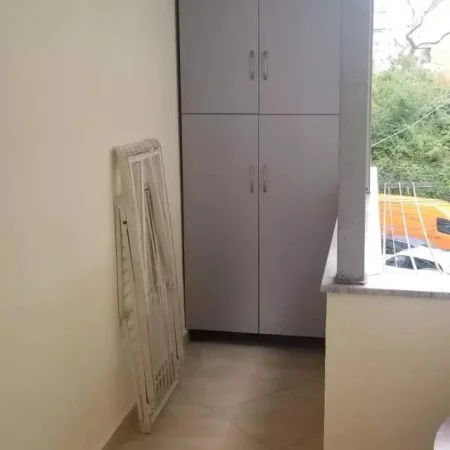 Tirane, jepet me qera apartament 55 m² 450 Euro (21 Dhjetori)