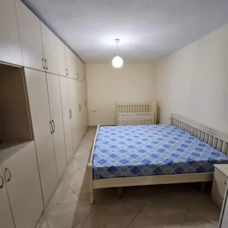 Tirane, jepet me qera apartament 55 m² 450 Euro (21 Dhjetori)