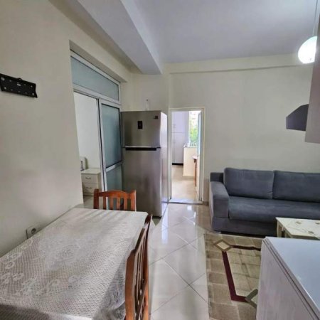 Tirane, jepet me qera apartament 55 m² 450 Euro (21 Dhjetori)