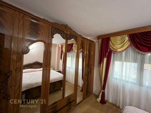 Tirane, jepet me qera apartament 3+1+BLK Kati 3, 116 m² 700 Euro (RR Lidhja e Prizrenit, Ish Blloku)