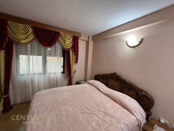 Tirane, jepet me qera apartament 3+1+BLK Kati 3, 116 m² 700 Euro (RR Lidhja e Prizrenit, Ish Blloku)