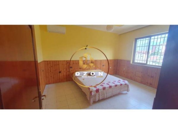 Tirane, jepet me qera apartament 3+1 Kati 1, 130 m² 500 Euro (VILAT AMERIKANE)