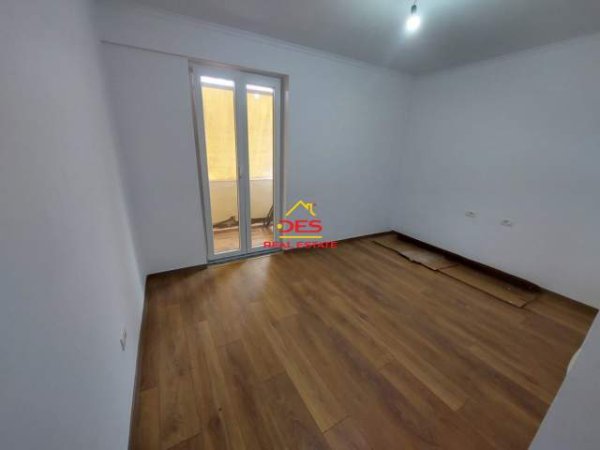 Tirane, shitet apartament 2+1+BLK Kati 7, 83 m² 125.000 Euro (rruga e dafinave)