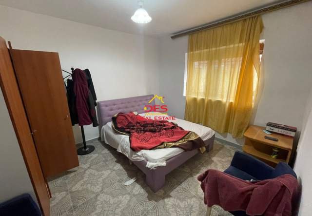 ofert,,SHITET APARTAMENT 1+1 PRANË SHKOLLËS 24 MAJ,VLORË PALLAT EKZISTUS Çmimi: 45.000 €/Total