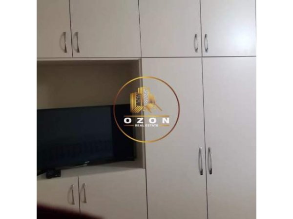 Tirane, jepet me qera apartament 1+1 Kati 2, 55 m² 450 Euro (Rruga e Kavajes)