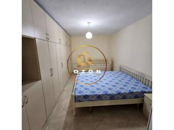 Tirane, jepet me qera apartament 1+1 Kati 2, 55 m² 450 Euro (Rruga e Kavajes)