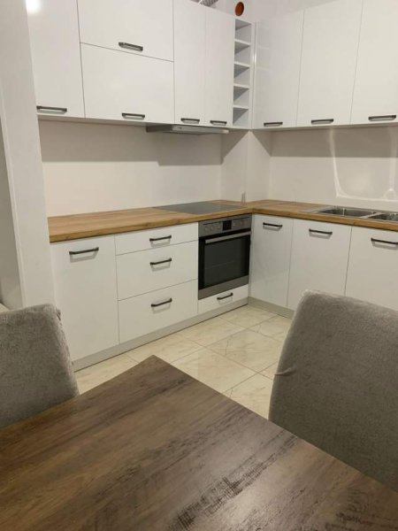 Tirane, jepet me qera apartament 2+1+BLK Kati 7, 85 m² 45.000 Leke (bulevardi kasharit)