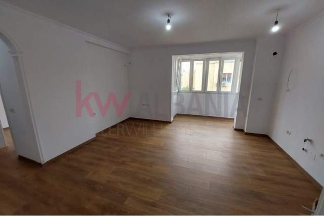 Tirane, shitet apartament 2+1 Kati 7, 83 m² 125.000 Euro (Ish Fusha e aviacionit, Fusha e Aviacionit, Tiranë)