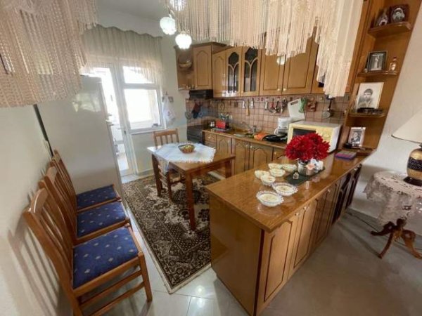 Korce, shitet apartament 3+1+BLK Kati 6, 100 m² 72.000 Euro (Lëndina e Lotëve, Korçë)