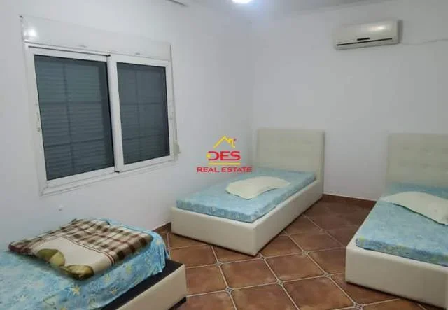Vlore, shitet Penthouse 3+1+BLK Kati 7, 500 m² 260.000 Euro (Rruga Ali Demi)