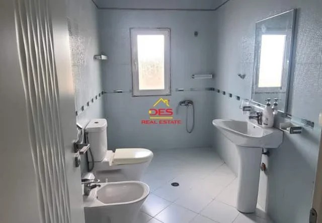 Vlore, shitet Penthouse 3+1+BLK Kati 7, 500 m² 260.000 Euro (Rruga Ali Demi)