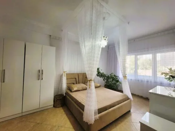 Tirane, ofert apartament 119 m² 550 Euro (Prane Vilat Gjermane)