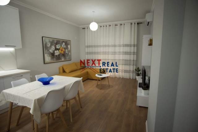 Lungomare, jepet me qera apartament Kati 3, 70 m² 350 Euro (Tek Brooklyn, Vlore)