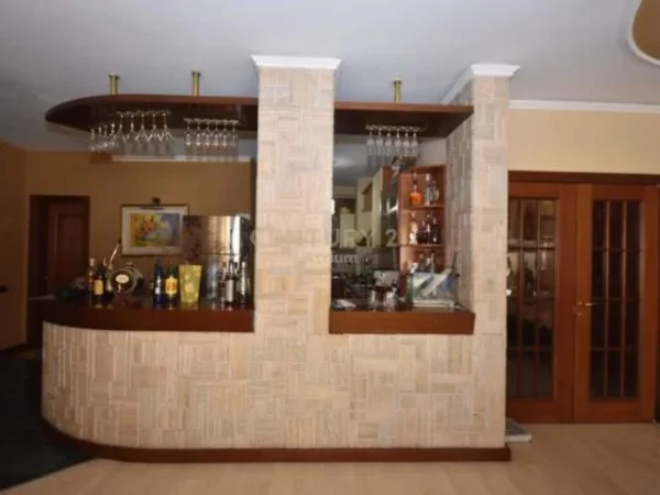 Tirane, jepet me qera apartament Kati 7, 135 m² 750 Euro (faik konica)