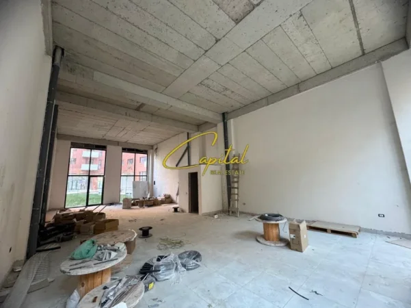 Tirane, shitet ambjent biznesi Kati 0, 158 m² 553.000 € (ASTIR)