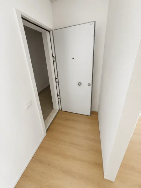 Tirane, shitet apartament 1+1+Ballkon , 48 m² 79.000 € (Kompleksi Kadiu)