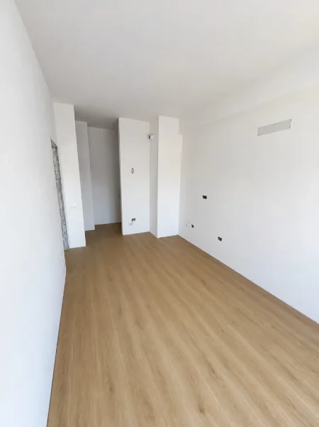 Tirane, shitet apartament 1+1+Ballkon , 48 m² 79.000 € (Kompleksi Kadiu)