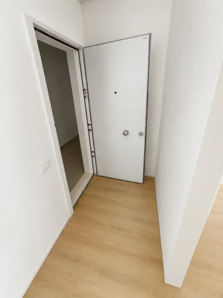 Tirane, shitet apartament 1+1+Ballkon Kati 8, 48 m² 79.000 € (Ali Demi)