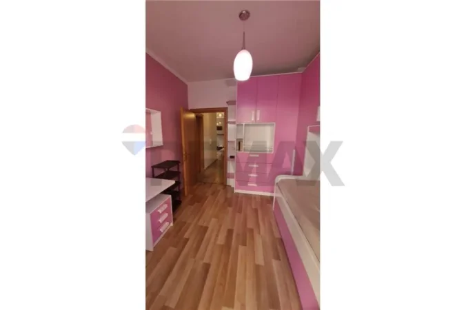Tirane, jepet me qera apartament 2+1+Ballkon Kati 4, 95 m² 48.000 € (Kodra e Diellit)