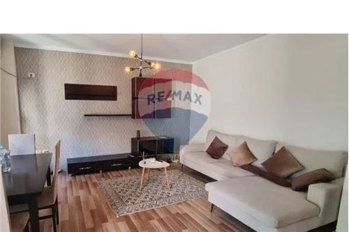 Tirane, jepet me qera apartament 2+1+Ballkon Kati 4, 95 m² 48.000 € (Kodra e Diellit)
