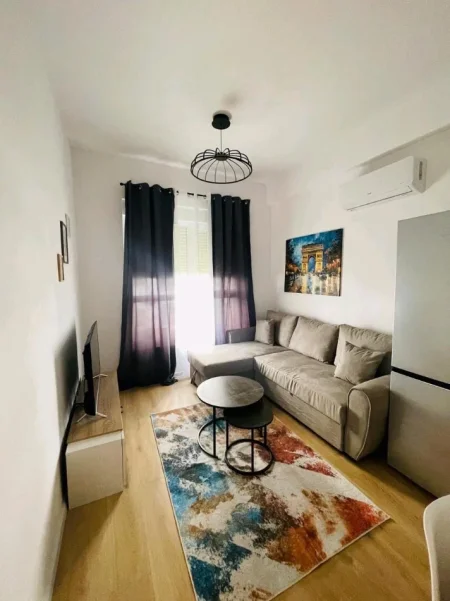 Tirane, jepet me qera apartament 1+1+Ballkon Kati 0, 50 m² 400 € (Ali Dem, kompleksi Mangalem)
