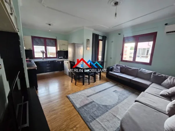 Tirane, jepet me qera apartament 2+1+Ballkon Kati 6, 100 m² 568 € (RRUGA LLAZI MIHO,MISTO MAME)