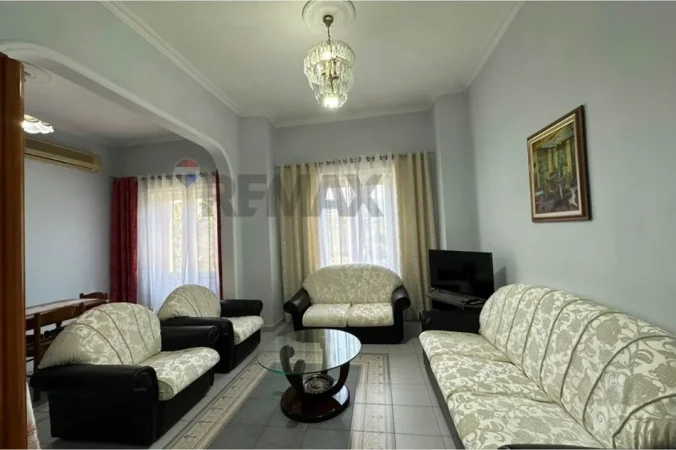 Tirane, jepet me qera apartament 2+1 ,