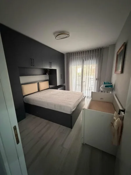 Tirane, jepet me qera apartament 1+1 Kati 2, 70 m² 600 € (Liqeni i Thatë)