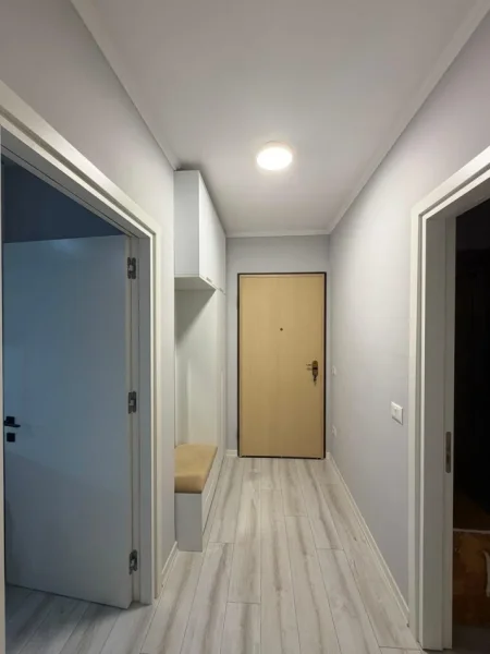 Tirane, jepet me qera apartament 1+1 Kati 2, 70 m² 600 € (Liqeni i Thatë)