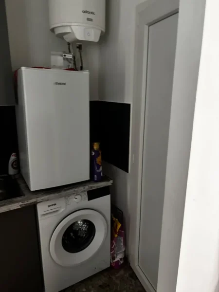 Tirane, jepet me qera apartament 1+1 Kati 1, 35 m² 350 € (Qyteti Studenti)