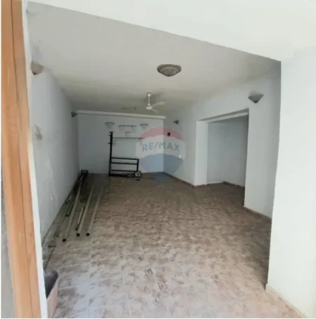 Vlore, shitet dyqan Kati 0, 33 m² 45.450 € (Rruga Ali Demi, Vlorë)