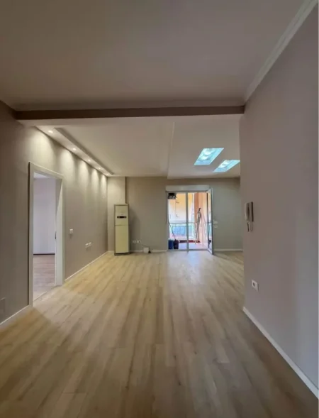 Tirane, shitet apartament 2+1+Aneks+Ballkon Kati 7, 91 m² 198.000 € (xhamlliku , oxhaku)