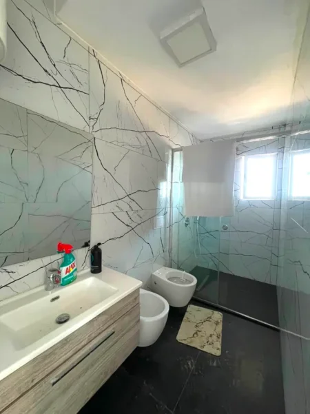 Dhermi - Palase, shitet apartament 3+1 , 150 m² 