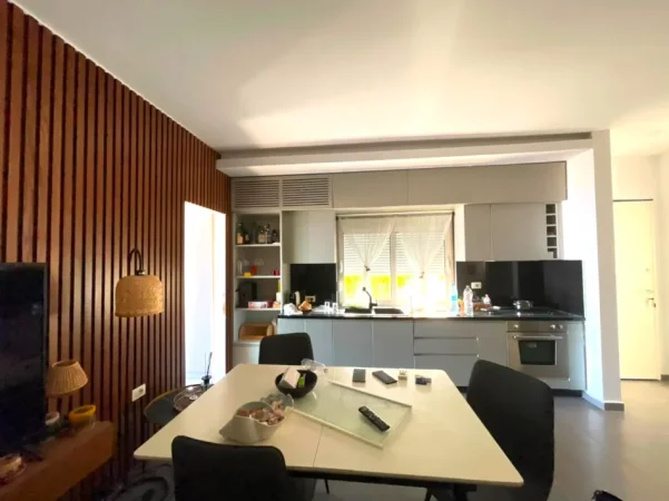 Dhermi - Palase, shitet apartament 3+1 , 150 m² 