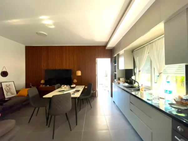 Dhermi - Palase, shitet apartament 3+1 , 150 m² 