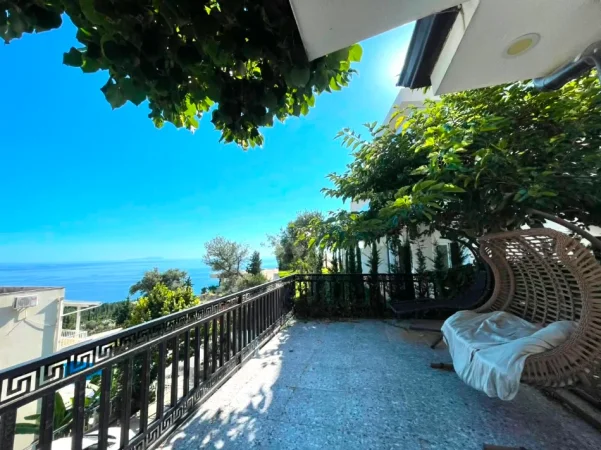 Dhermi - Palase, shitet apartament 3+1 , 150 m² 