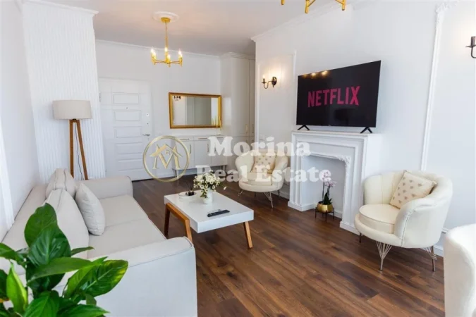 Tirane, jepet me qera apartament 1+1 Kati 9, 65 m² 550 € (Vila L)