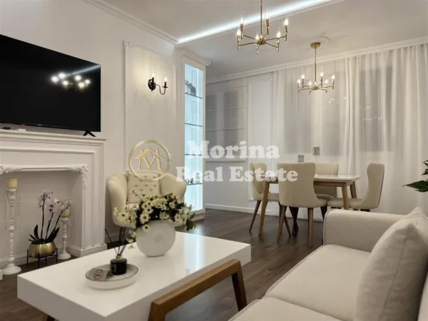 Tirane, jepet me qera apartament 1+1 Kati 9, 65 m² 550 € (Vila L)