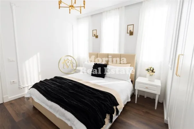 Tirane, jepet me qera apartament 1+1 Kati 9, 65 m² 550 € (Vila L)