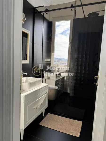 Tirane, jepet me qera apartament 1+1 Kati 9, 65 m² 550 € (Vila L)