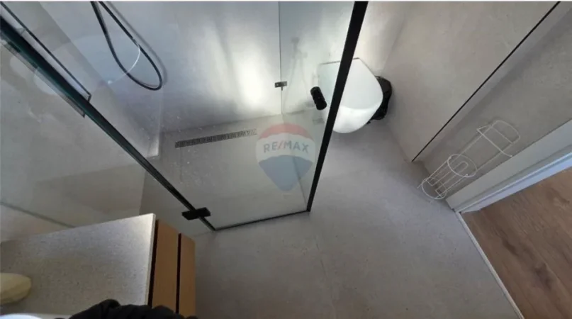 Vlore - Lungomare, shitet apartament 2+1 Kati 10, 127 m² 339.900 € (Rruga Reshat Osmani, Vlore)